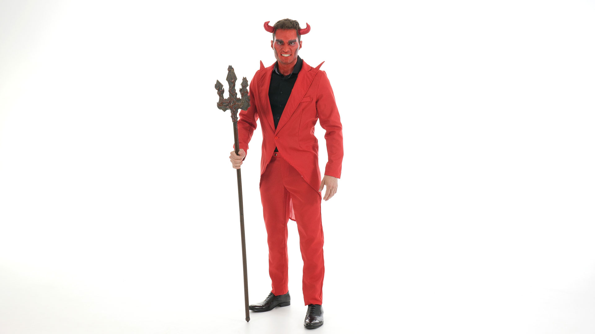 This Adult Red Suit Devil Costume is the kind of thing that Satan might wear out to the club. He's so fancy.