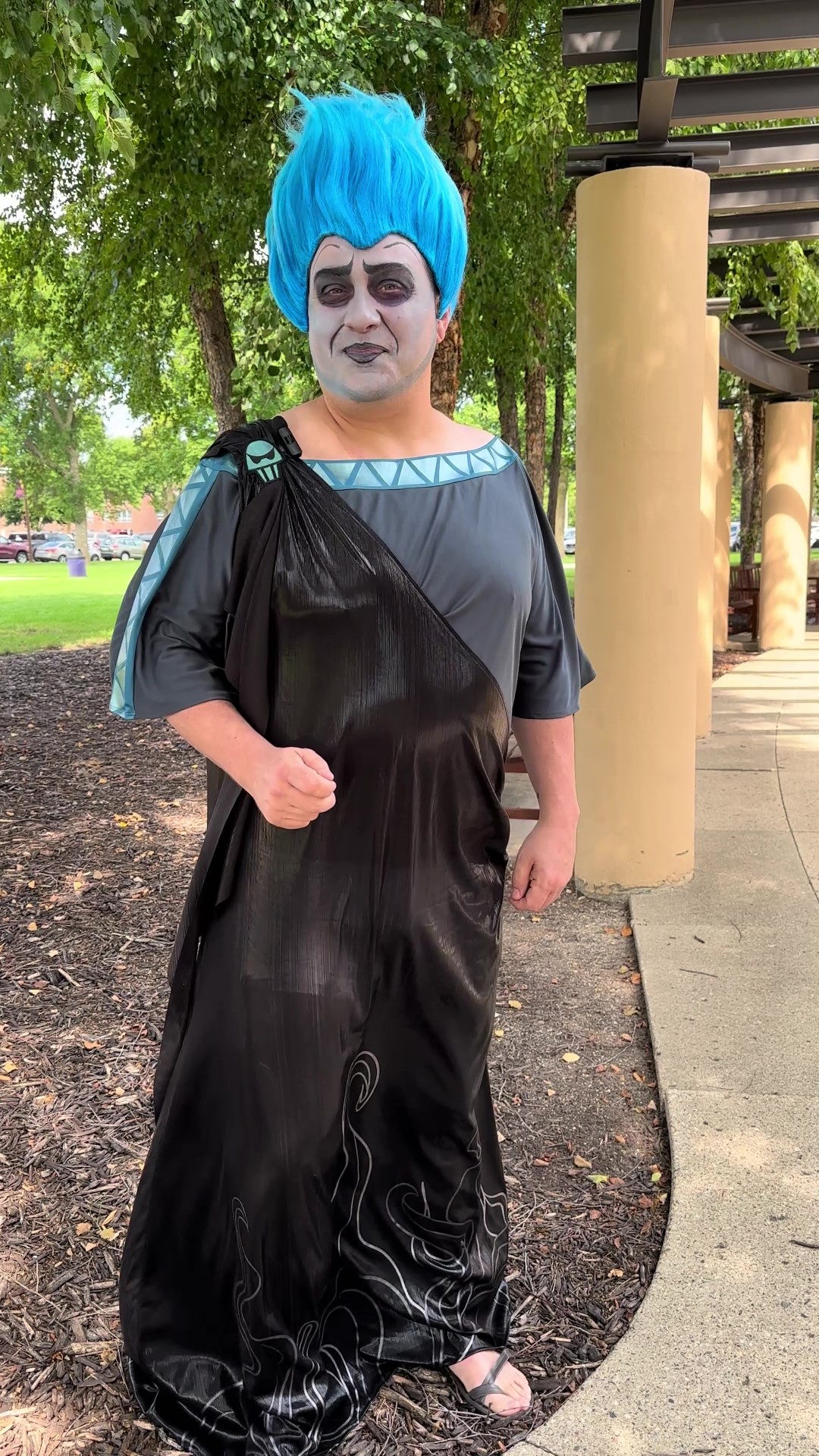 Embrace the role of the Underworld's ruler with this exclusive Men's Plus Size Disney Hercules Hades Costume! Get ready to unleash some underworld style and bring a touch of mischief to any event!