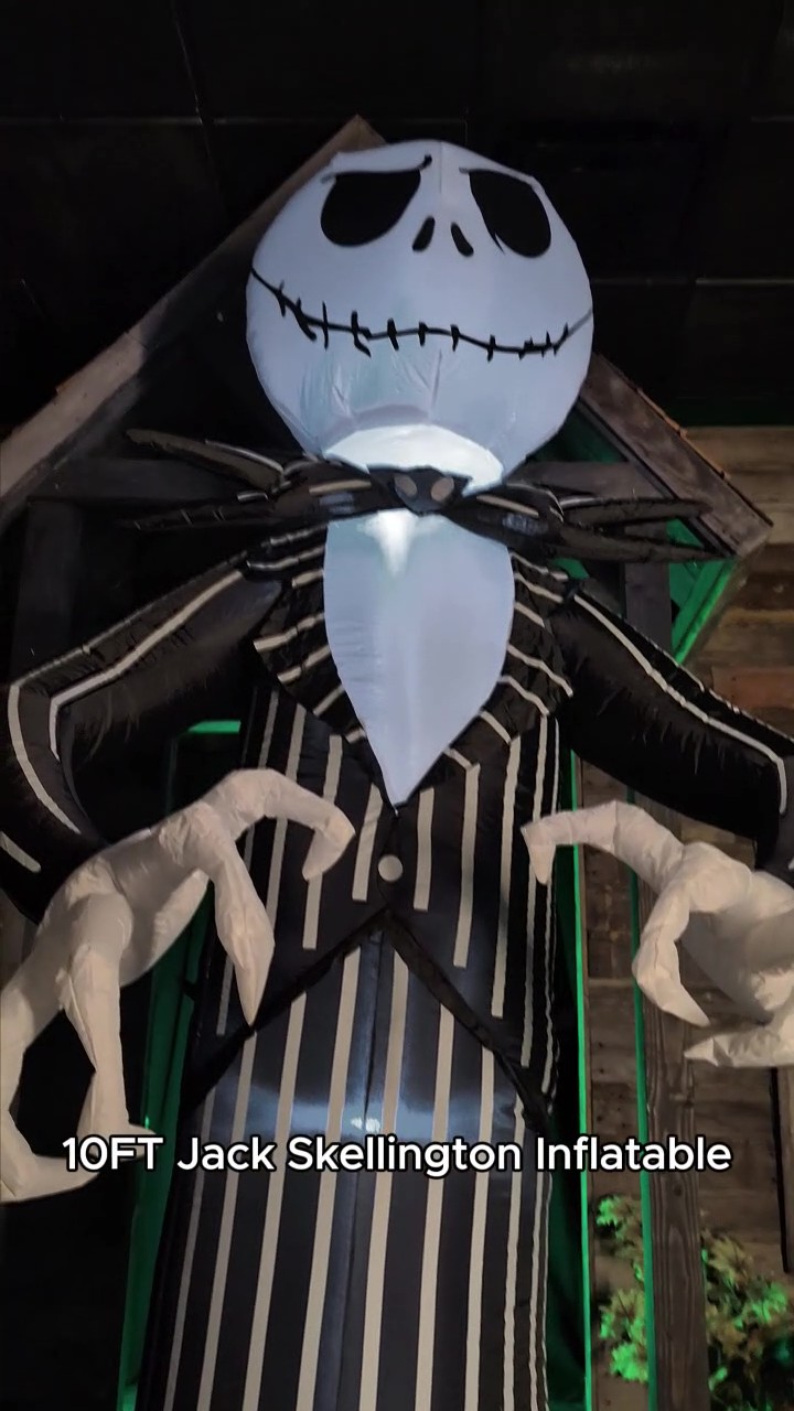Light up your lawn with the 10FT Inflatable Disney Nightmare Before Christmas Jack Skellington Decoration. This is ideal for Halloween or Christmas décor!