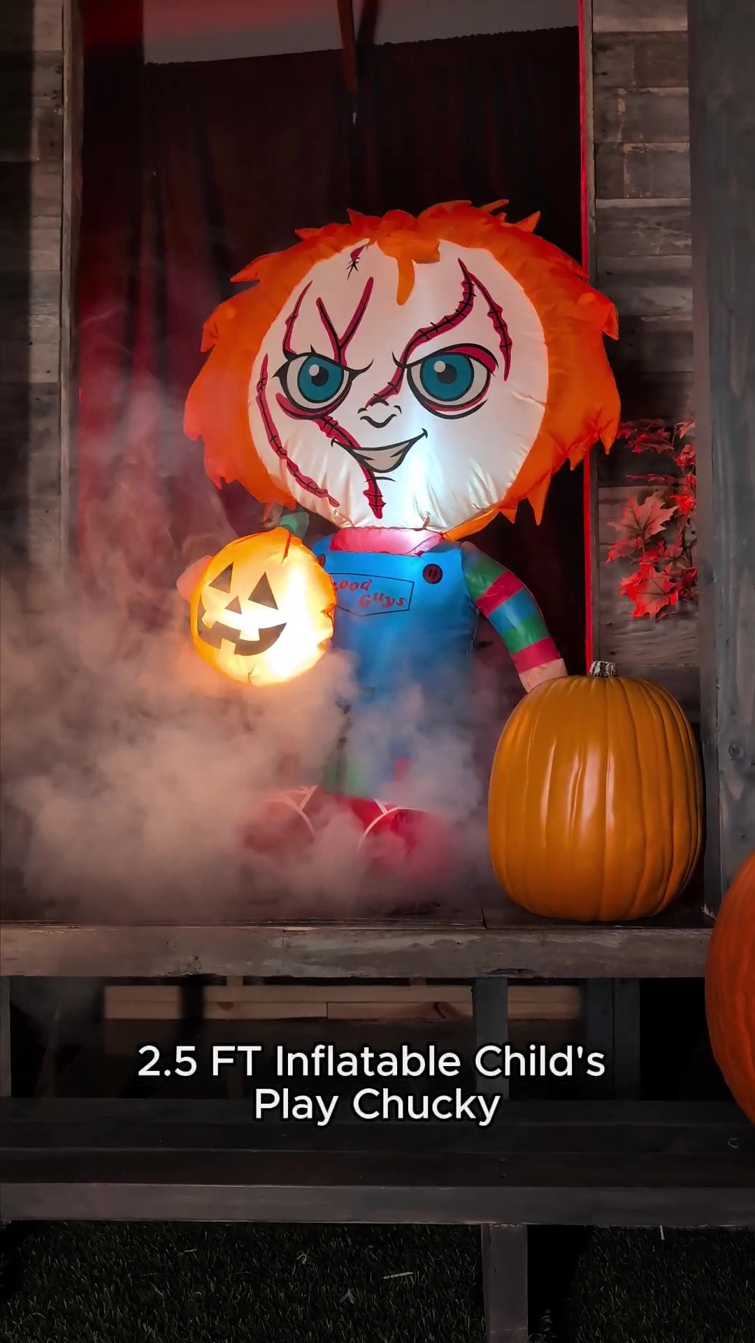Add frightful flair with the 2.5 FT Child's Play Inflatable Chucky Decoration. It is ideal for horror lovers and creepy Halloween outdoor décor.