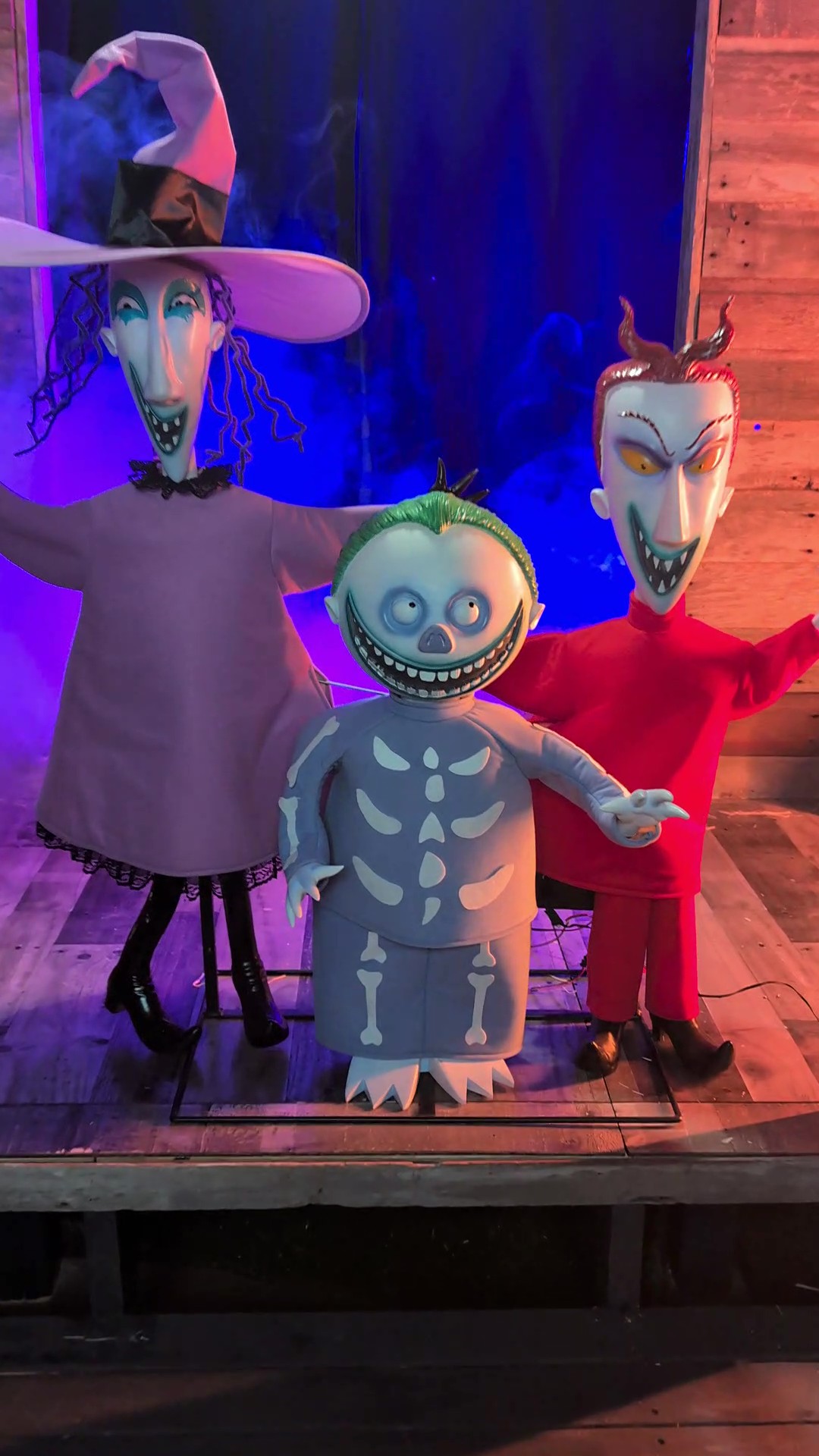 Bring Tim Burton's iconic spooky trio to your Halloween setup with our Nightmare Before Christmas Animatronic Lock, Shock and Barrel Decoration! It is creepy, clever, and animated, it's a must-have for fans of the amazing movie!