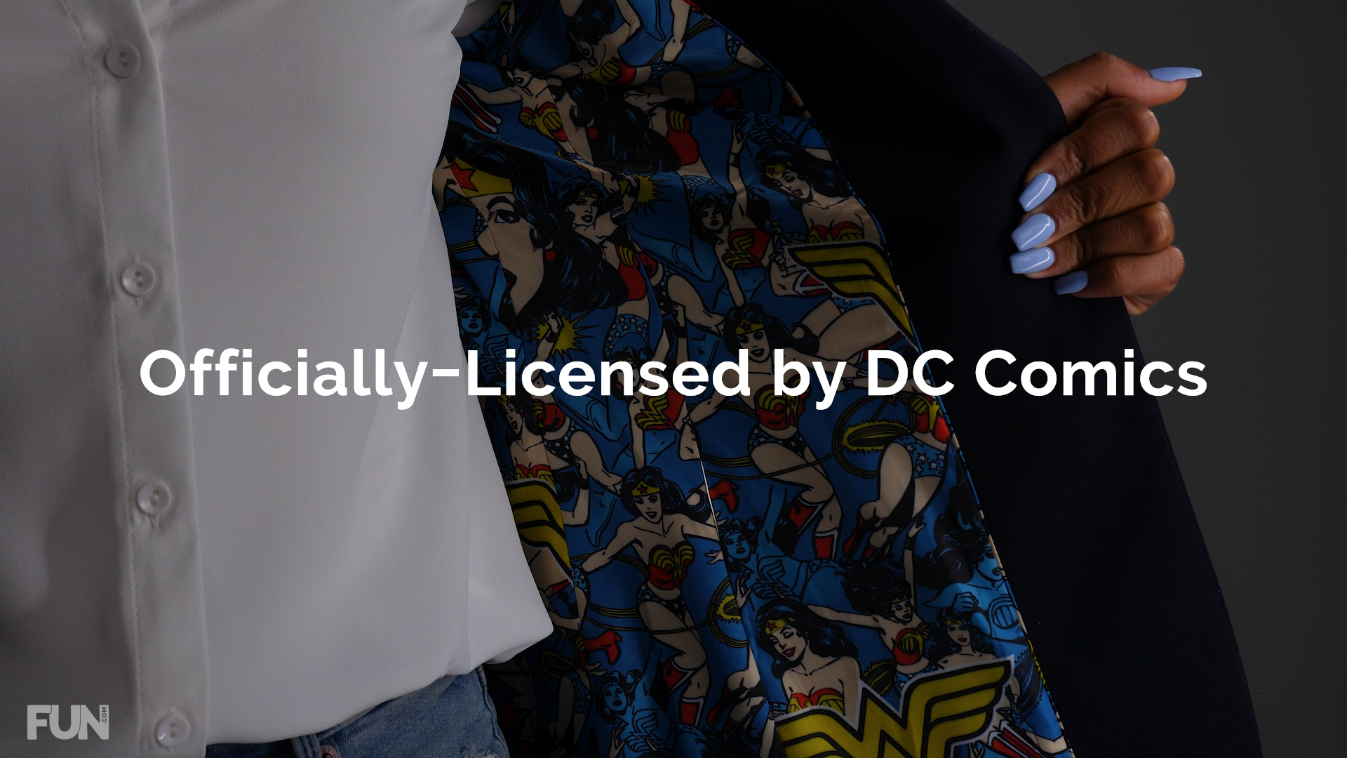 You already feel like an office superhero, so why not look the part as well?! This DC Comics Wonder Woman Suit Blazer looks like an ordinary suit blazer, but packs a punch with its Wonder Woman themed interior liner.